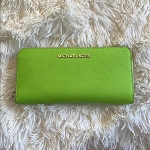 MICHAEL Michael Kors Pear green wallet